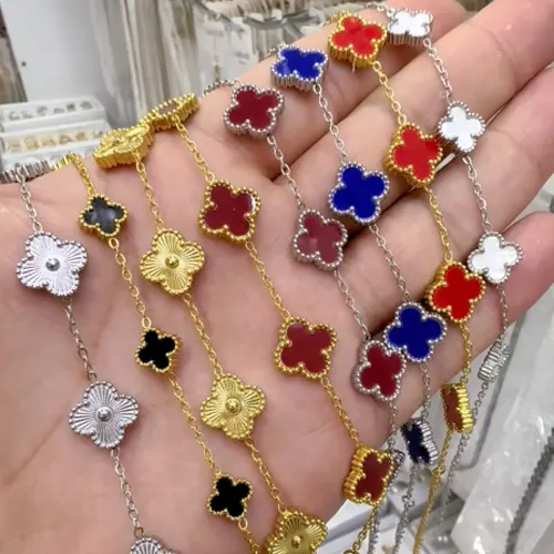 Toptan Yonca Model Çelik Bileklikler | Renkli ve Zarif Tasarım