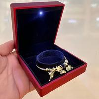 Toptan İthal Işıklı Bileklik Kutusu Kırmızı Siyah İç Döşeme